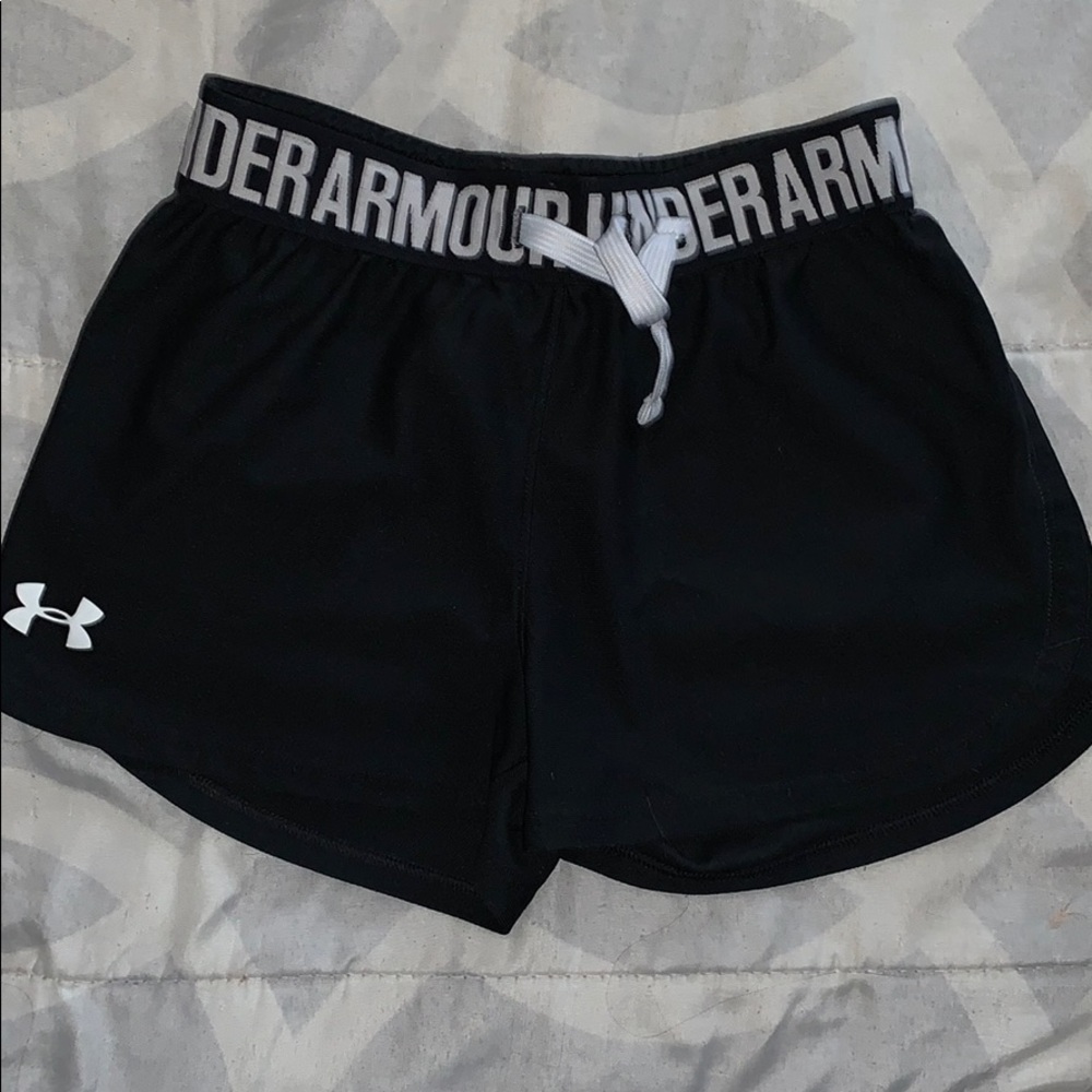 Girls YS Under Armour black shorts